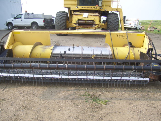 971 HEADER W/12FT RAKE-UP